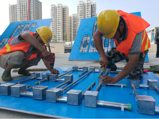建筑工人“技能比武”过中国建筑节
